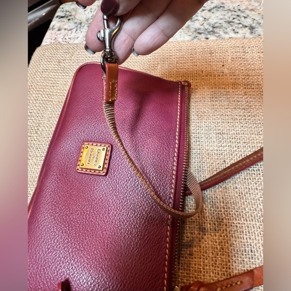 Vibrant Dooney & Bourke raspberry Crossbody purse in excellent condition - Picture 9 of 12